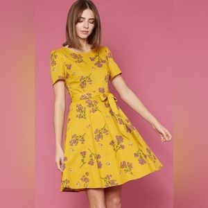 Princess Highway Yellow Floral Bee Print Dress